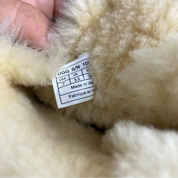 UGG Bailey Bow Short Snake Shearling Boots SZ 7 - Picture 5 of 11